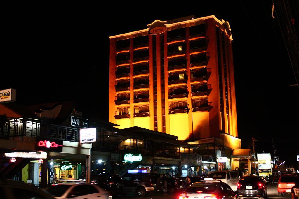 Iloilo Business Hotel Exteriör bild