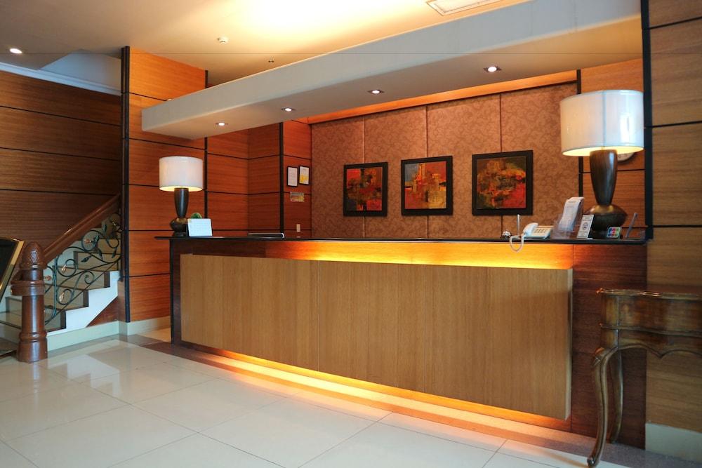 Iloilo Business Hotel Exteriör bild