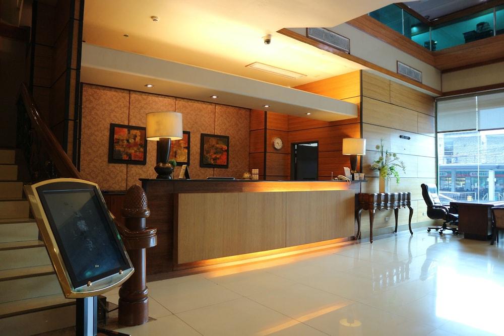 Iloilo Business Hotel Exteriör bild