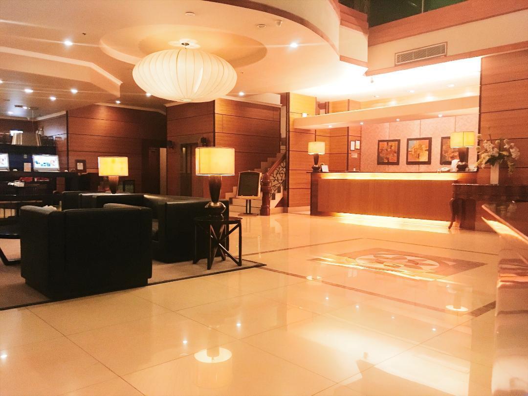Iloilo Business Hotel Exteriör bild