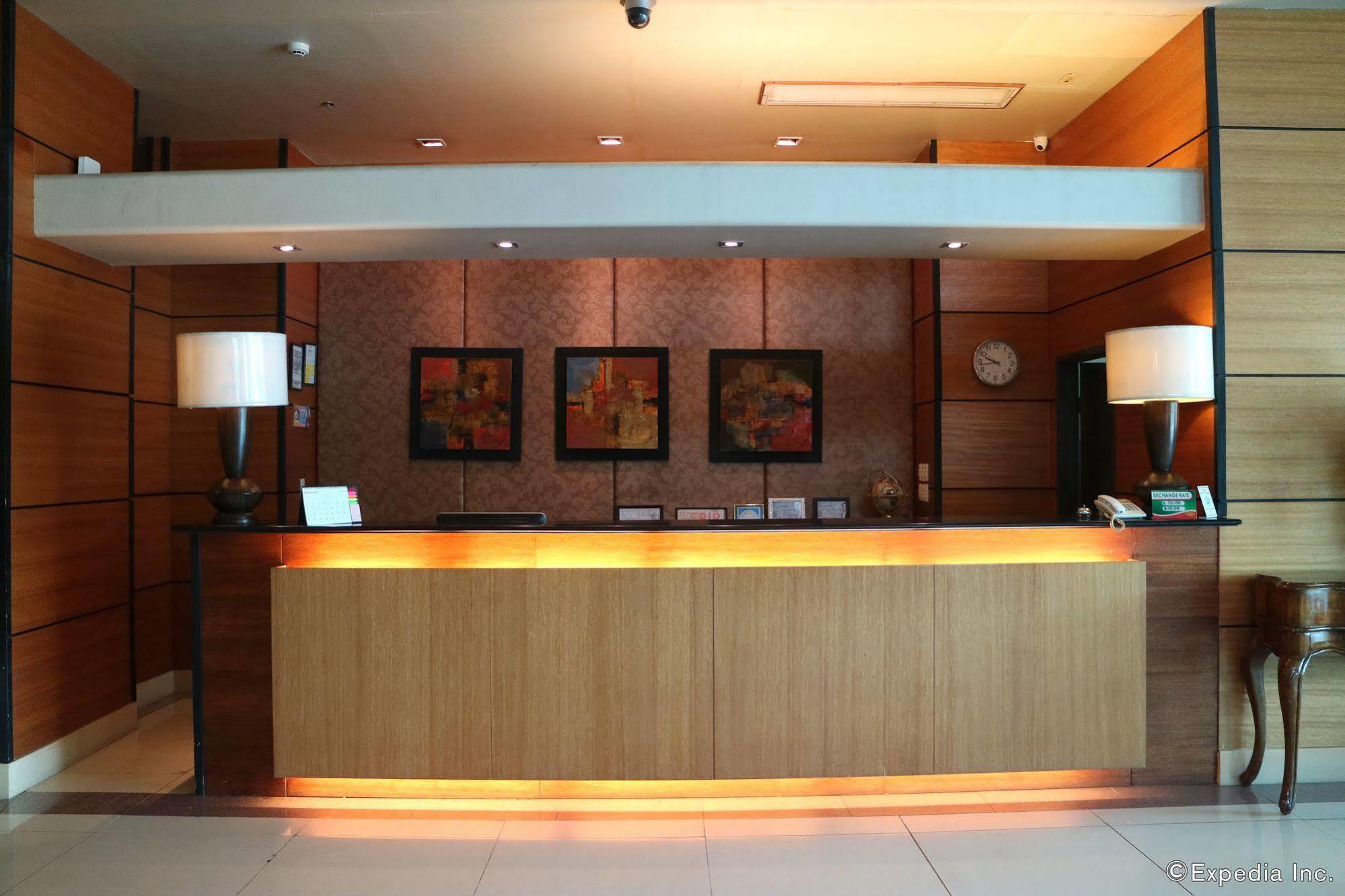 Iloilo Business Hotel Exteriör bild
