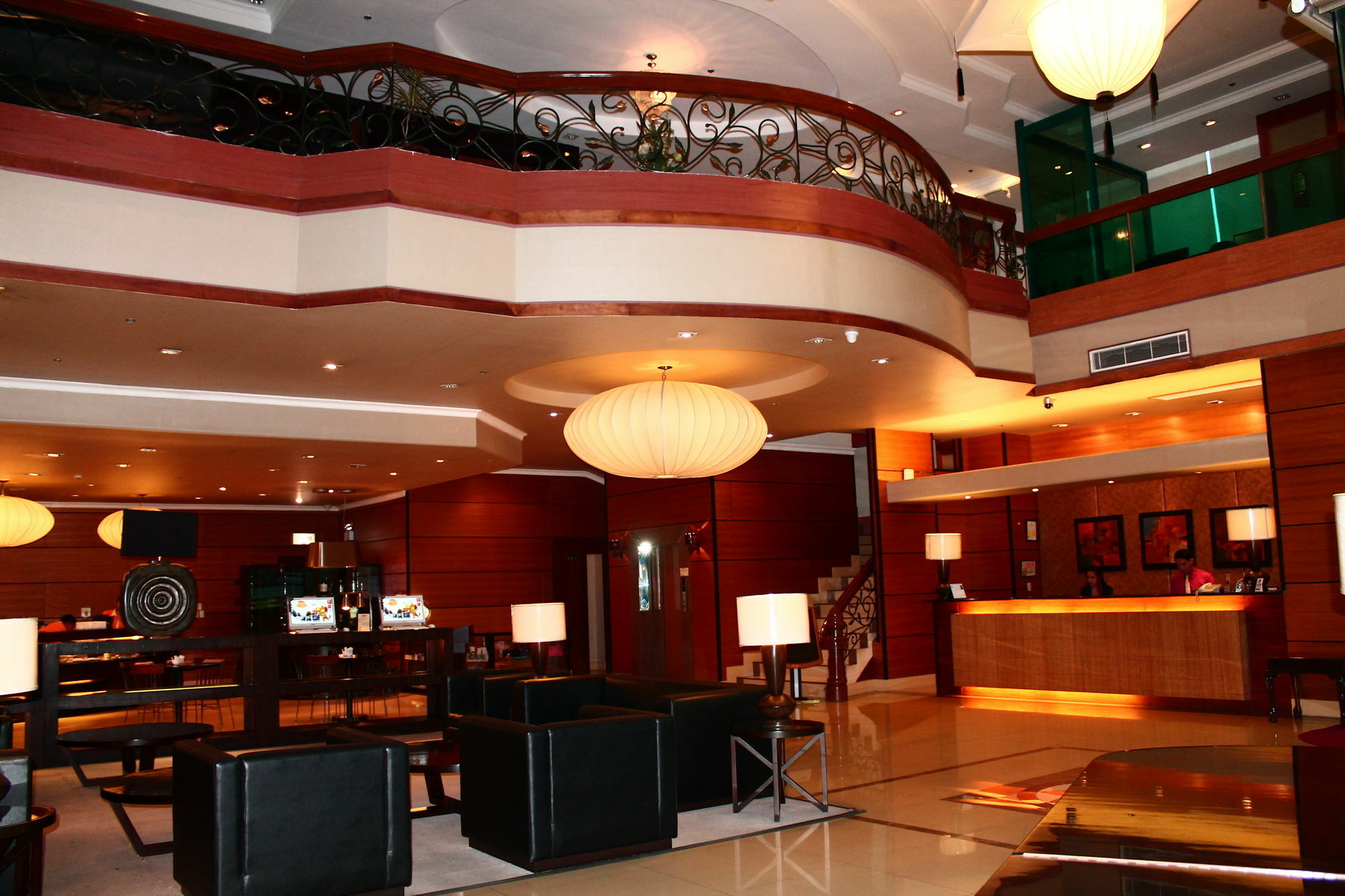 Iloilo Business Hotel Exteriör bild